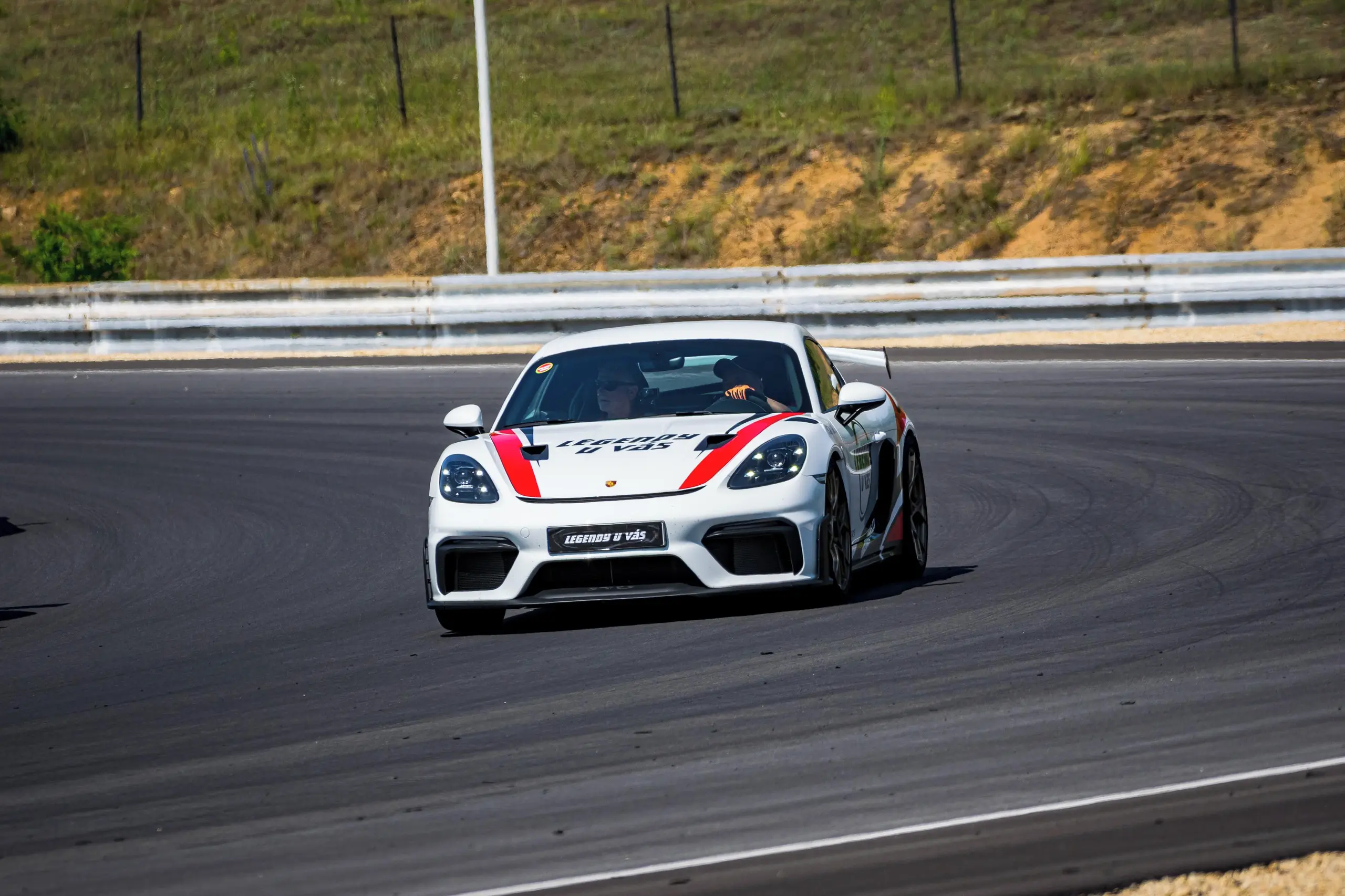 Porsche Cayman GT4 RS